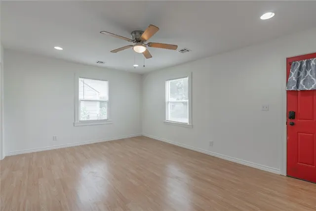 Photo 4 — 222 W Ercoupe Drive, Oklahoma City, OK 73110