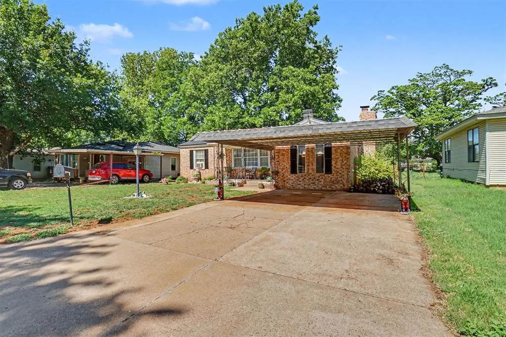 Photo 3 — 161 Blackburn Boulevard, Elk City, OK 73644