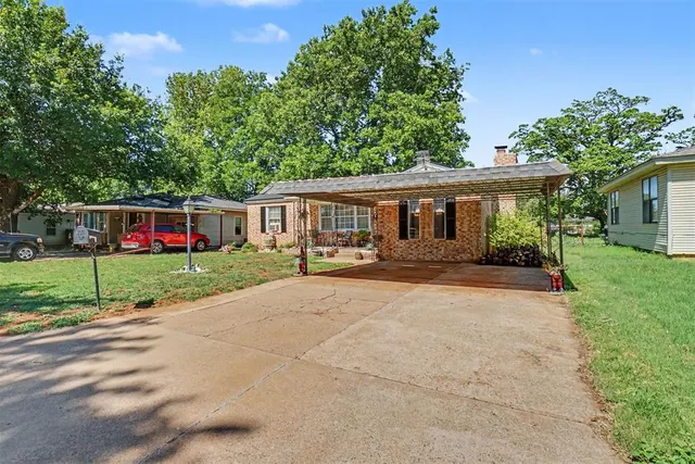 Photo 3 — 161 Blackburn Boulevard, Elk City, OK 73644