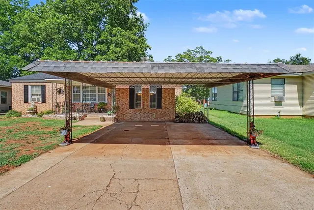 Photo 4 — 161 Blackburn Boulevard, Elk City, OK 73644