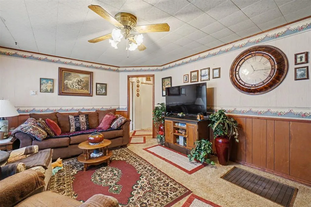 Photo 13 — 161 Blackburn Boulevard, Elk City, OK 73644