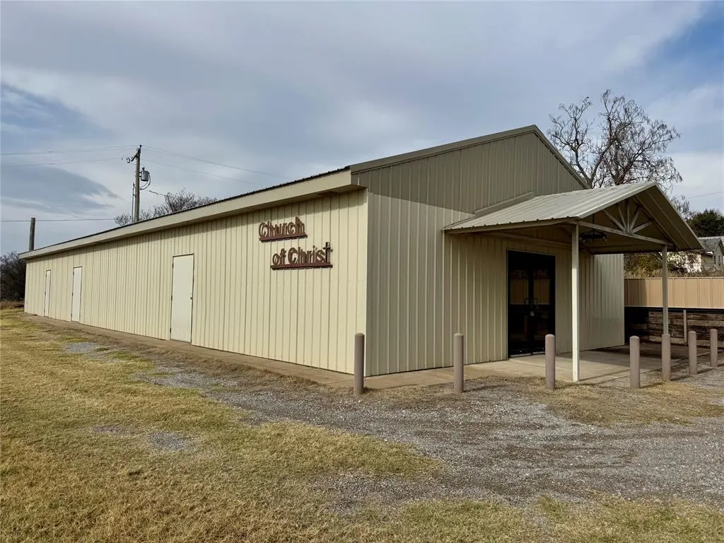 Photo 2 — 601 E 1st Street, Cement, OK 73017