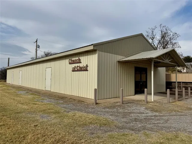 Photo 2 — 601 E 1st Street, Cement, OK 73017