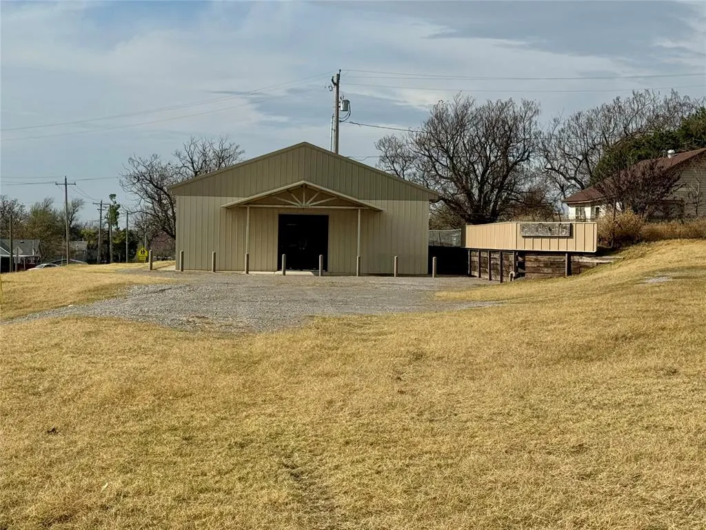 Photo 17 — 601 E 1st Street, Cement, OK 73017