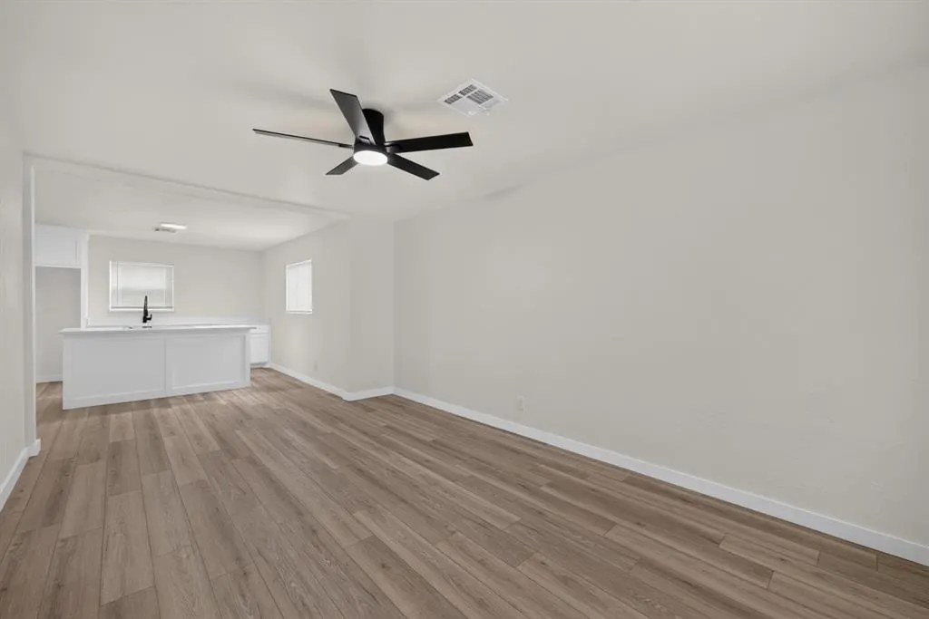 Photo 3 — 217 E Ercoupe Drive, Midwest City, OK 73110