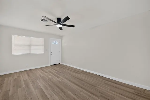 Photo 4 — 217 E Ercoupe Drive, Midwest City, OK 73110