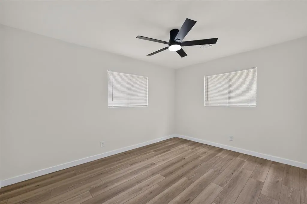 Photo 12 — 217 E Ercoupe Drive, Midwest City, OK 73110