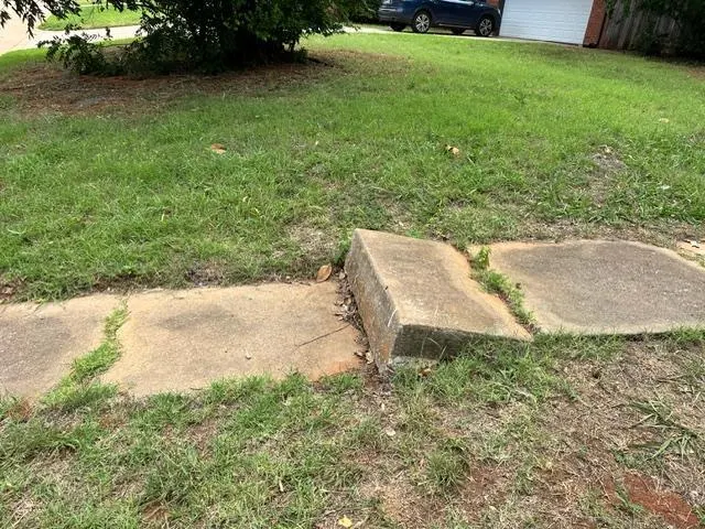 Photo 2 — 10609 Whitehaven Road, The Village, OK 73120