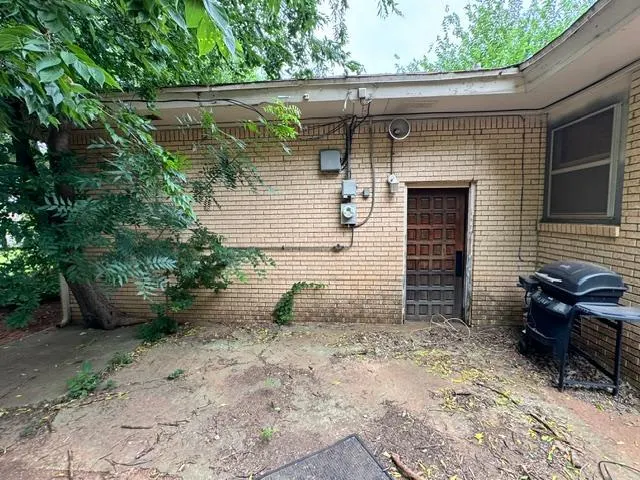 Photo 5 — 10609 Whitehaven Road, The Village, OK 73120