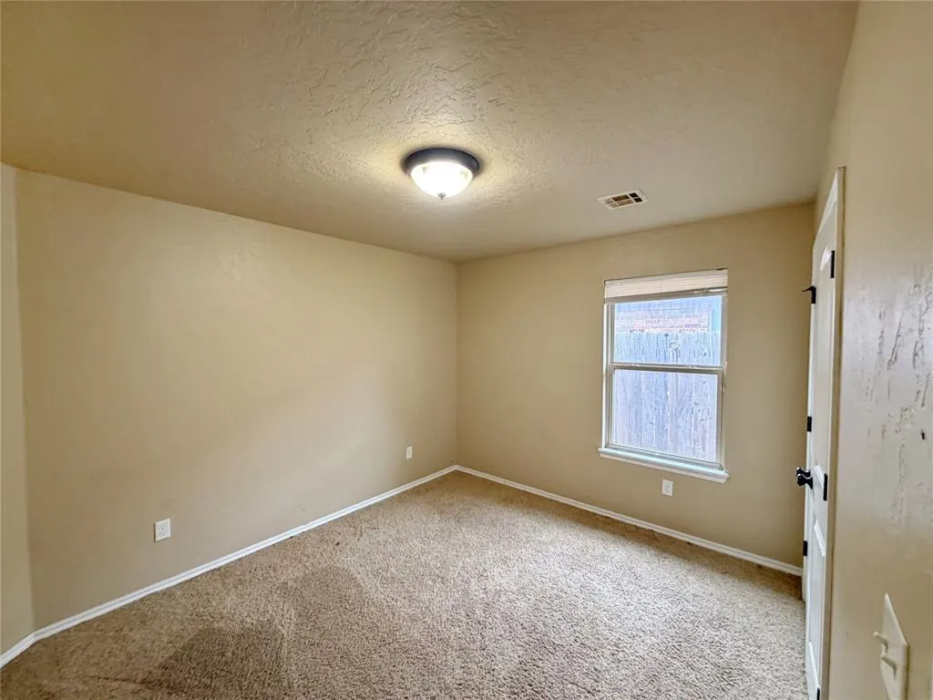Photo 17 — 10900 SW 32nd Terrace, Yukon, OK 73099