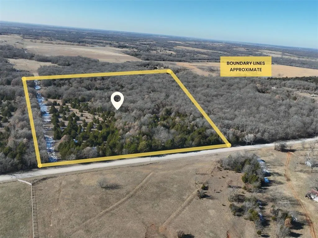 Front exterior — Red Rock Avenue, Byars, OK 74831