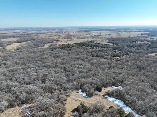 Photo 8 — Red Rock Avenue, Byars, OK 74831