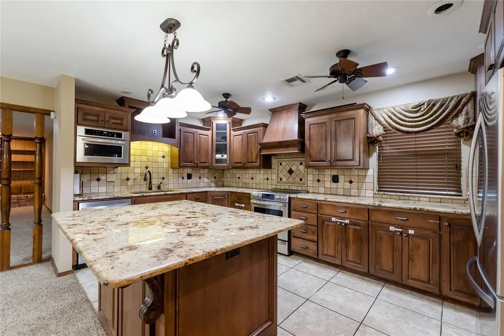 Photo 8 — 1312 Shelley Avenue, Clinton, OK 73601