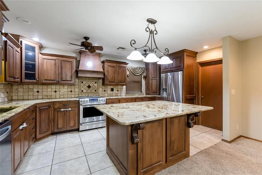 Photo 9 — 1312 Shelley Avenue, Clinton, OK 73601