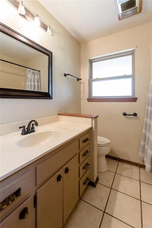 Photo 13 — 1312 Shelley Avenue, Clinton, OK 73601