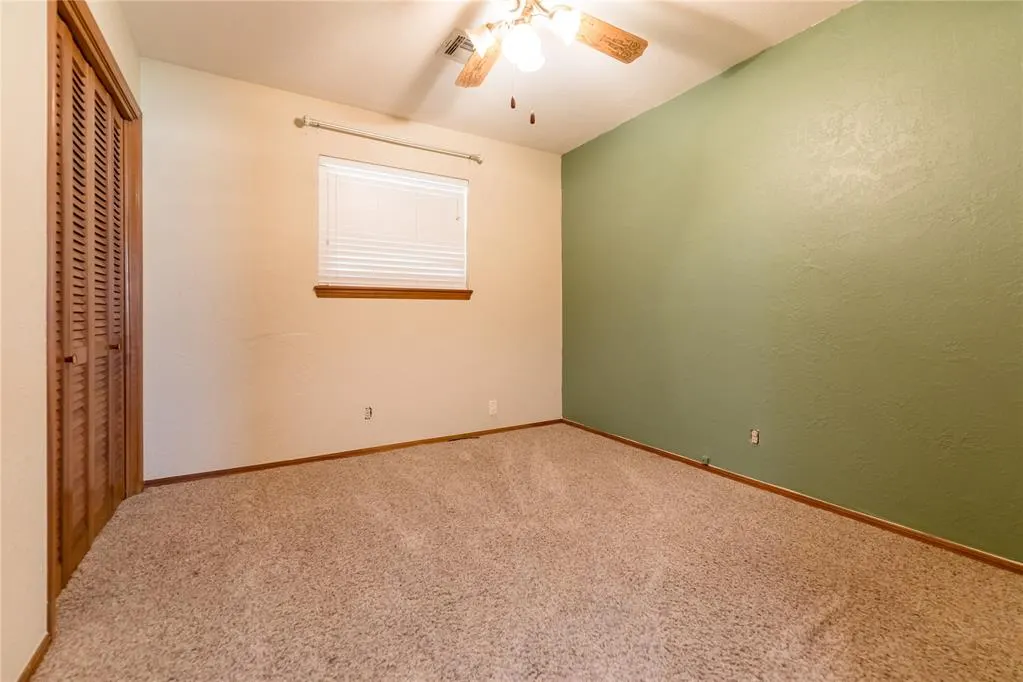 Photo 14 — 1312 Shelley Avenue, Clinton, OK 73601