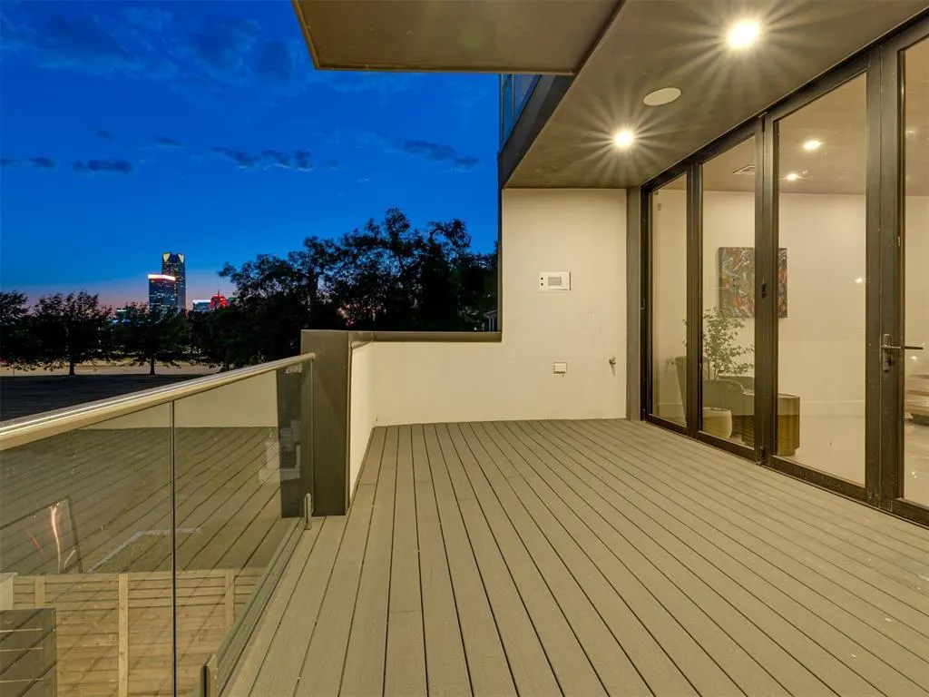 Photo 8 — 619 NE 5th Street, Oklahoma City, OK 73104