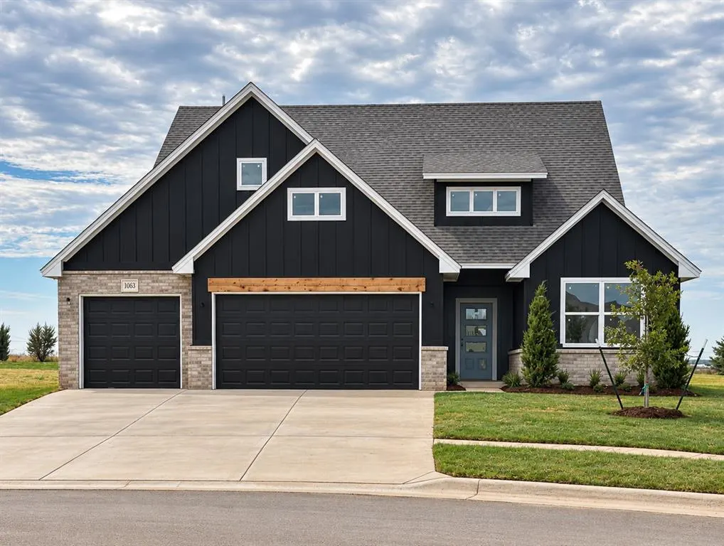 Front exterior — 1063 Copper Ridge Circle, Piedmont, OK 73078