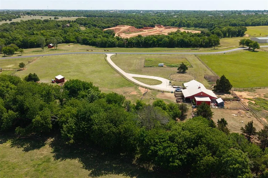 Photo 3 — W Waterloo Road, Edmond, OK 73025