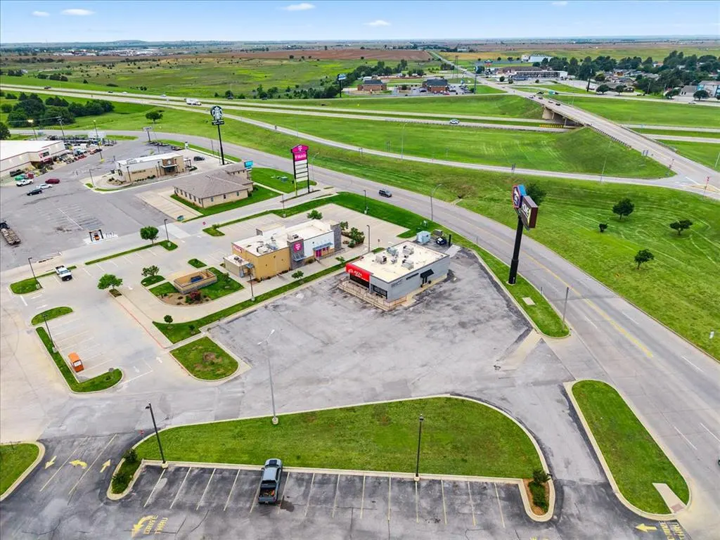 Photo 12 — 1547 SW 27th Street, El Reno, OK 73036