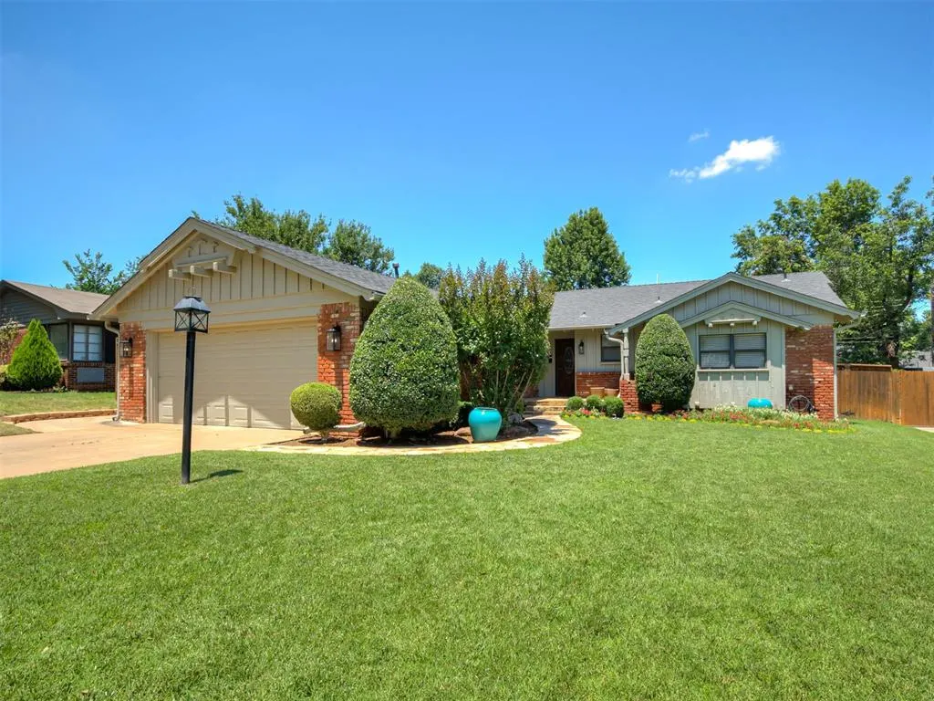 Photo 2 — 2725 Warwick Drive, Oklahoma City, OK 73116