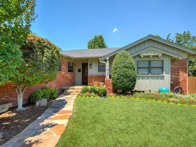 Photo 3 — 2725 Warwick Drive, Oklahoma City, OK 73116