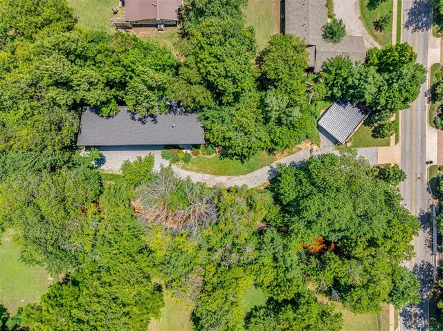 Photo 3 — 641 E Brooks Street, Norman, OK 73071