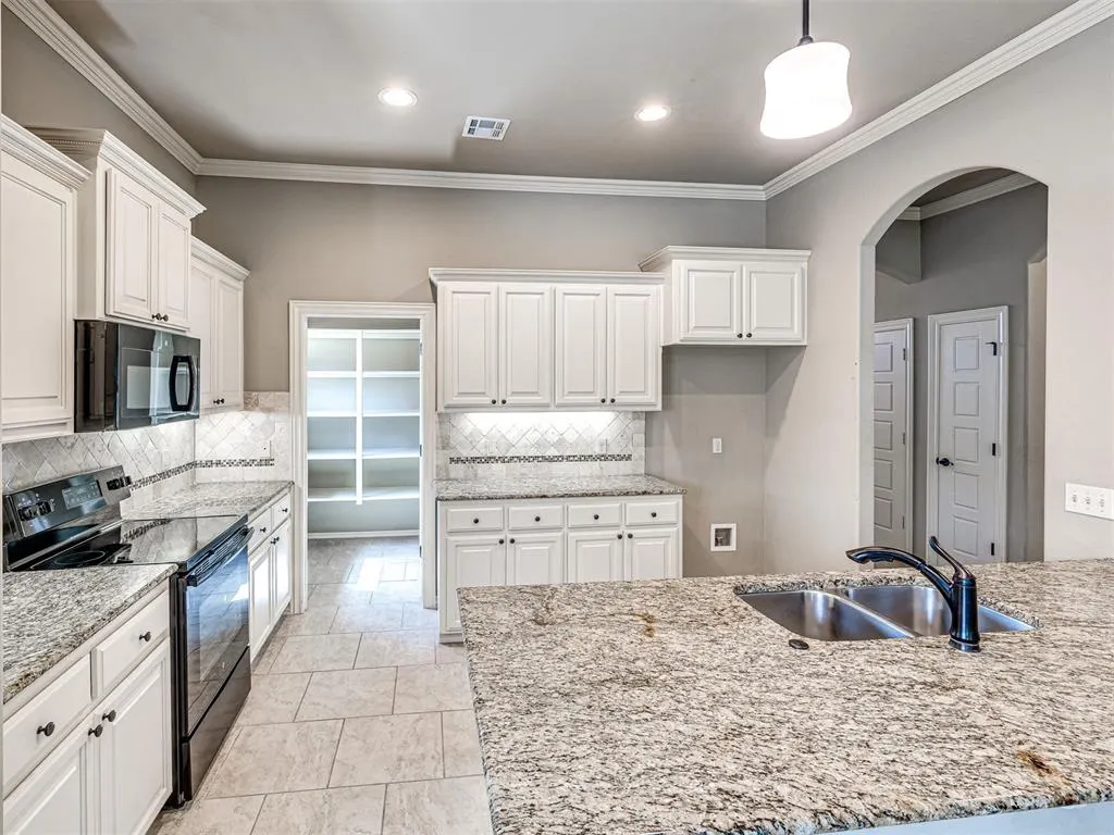 Photo 15 — 5917 NW 159th Street, Edmond, OK 73013