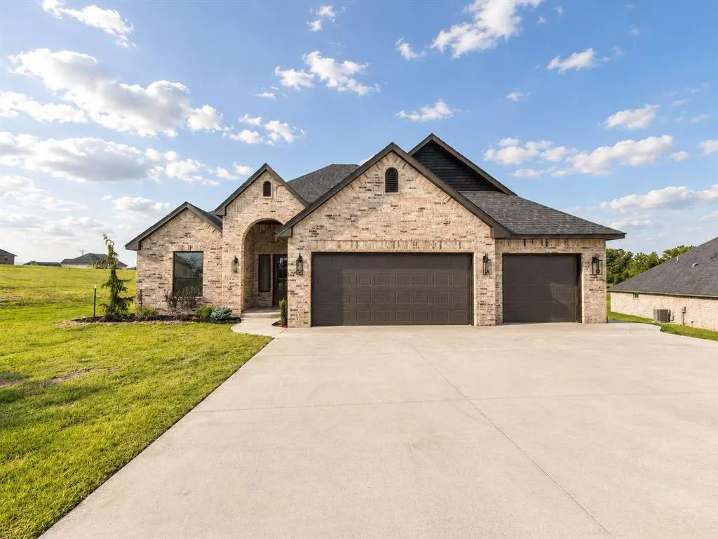 Front exterior — 2444 Canyon Circle, Blanchard, OK 73010