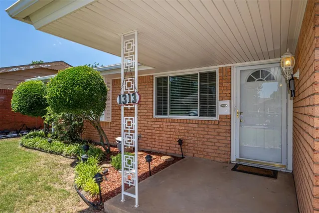 Photo 2 — 1313 Regency Boulevard, Moore, OK 73160