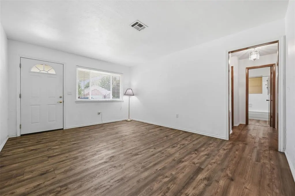 Photo 3 — 1313 Regency Boulevard, Moore, OK 73160