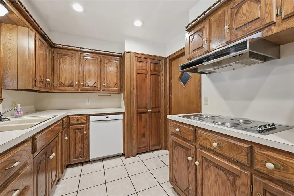 Photo 7 — 1313 Regency Boulevard, Moore, OK 73160