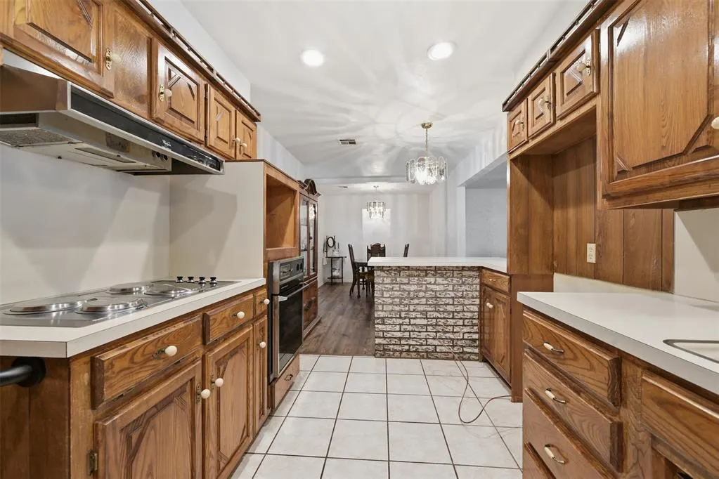 Photo 8 — 1313 Regency Boulevard, Moore, OK 73160