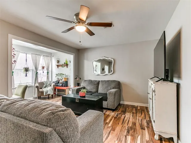 Photo 7 — 1728 S 20th Street, Chickasha, OK 73018