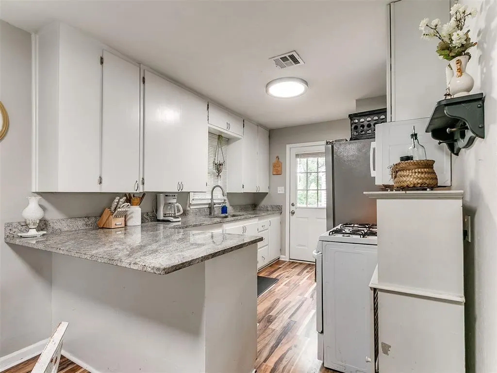 Photo 17 — 1728 S 20th Street, Chickasha, OK 73018