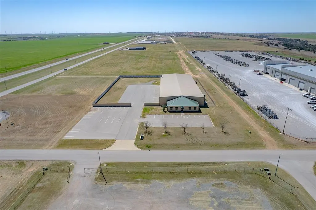 Photo 11 — 211 W Canyon Run, Hinton, OK 73047