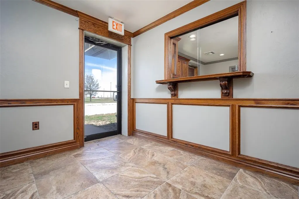 Photo 18 — 211 W Canyon Run, Hinton, OK 73047