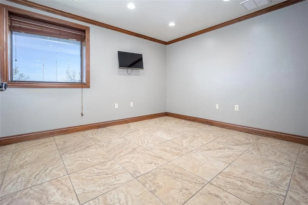 Photo 21 — 211 W Canyon Run, Hinton, OK 73047