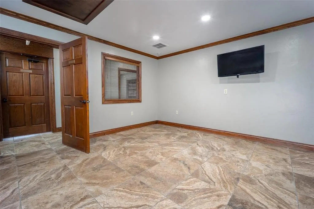 Photo 23 — 211 W Canyon Run, Hinton, OK 73047