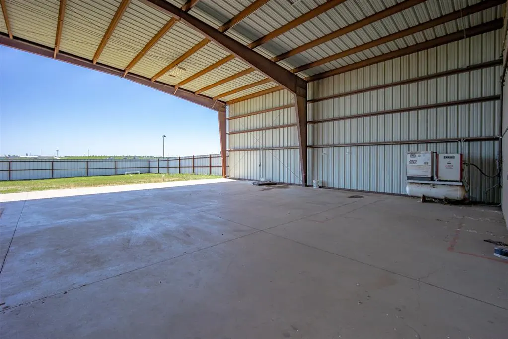 Photo 29 — 211 W Canyon Run, Hinton, OK 73047