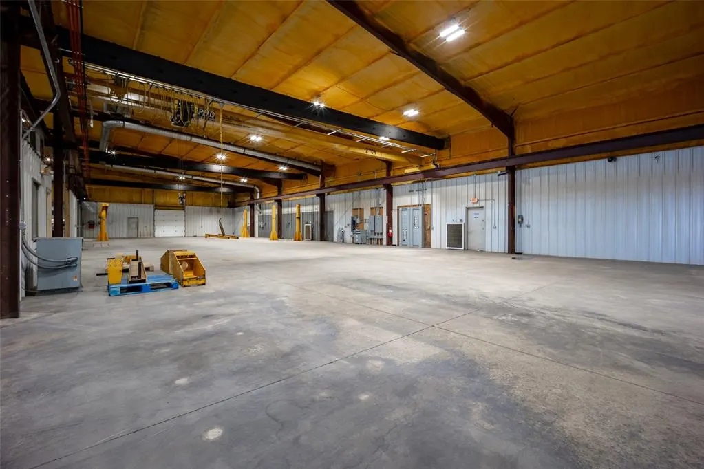 Photo 46 — 211 W Canyon Run, Hinton, OK 73047