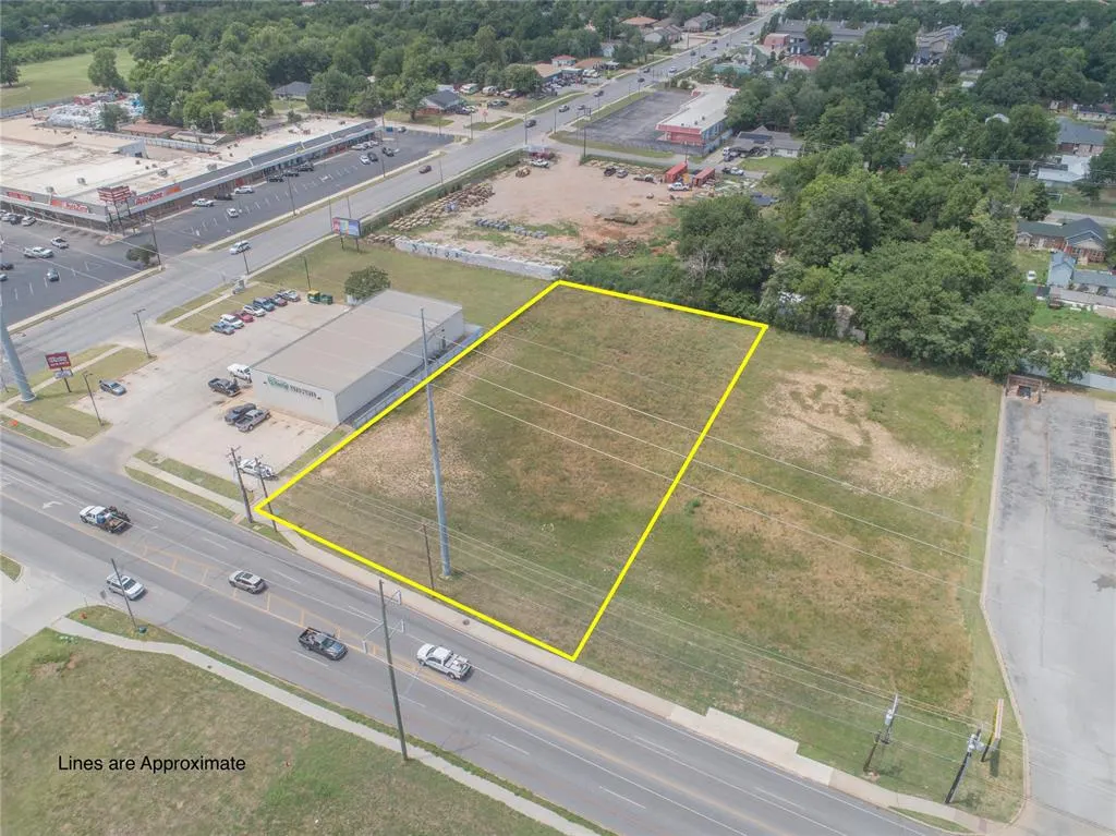 Front exterior — 6909 NW 10th Street, Oklahoma City, OK 73127