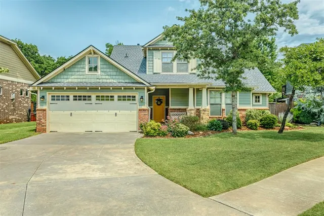 Front exterior — 624 Blue Oak Way, Edmond, OK 73034