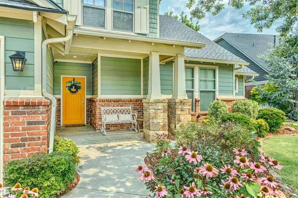 Photo 2 — 624 Blue Oak Way, Edmond, OK 73034