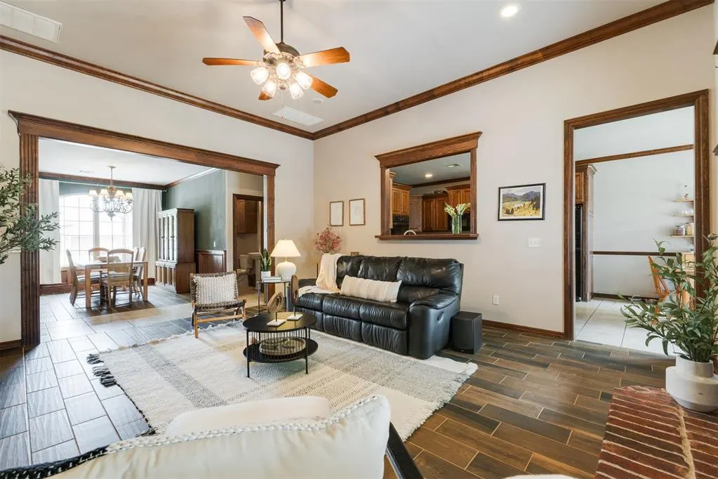Photo 8 — 17016 Platinum Lane, Edmond, OK 73012