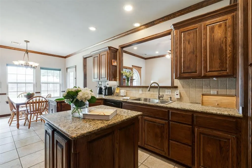 Photo 14 — 17016 Platinum Lane, Edmond, OK 73012