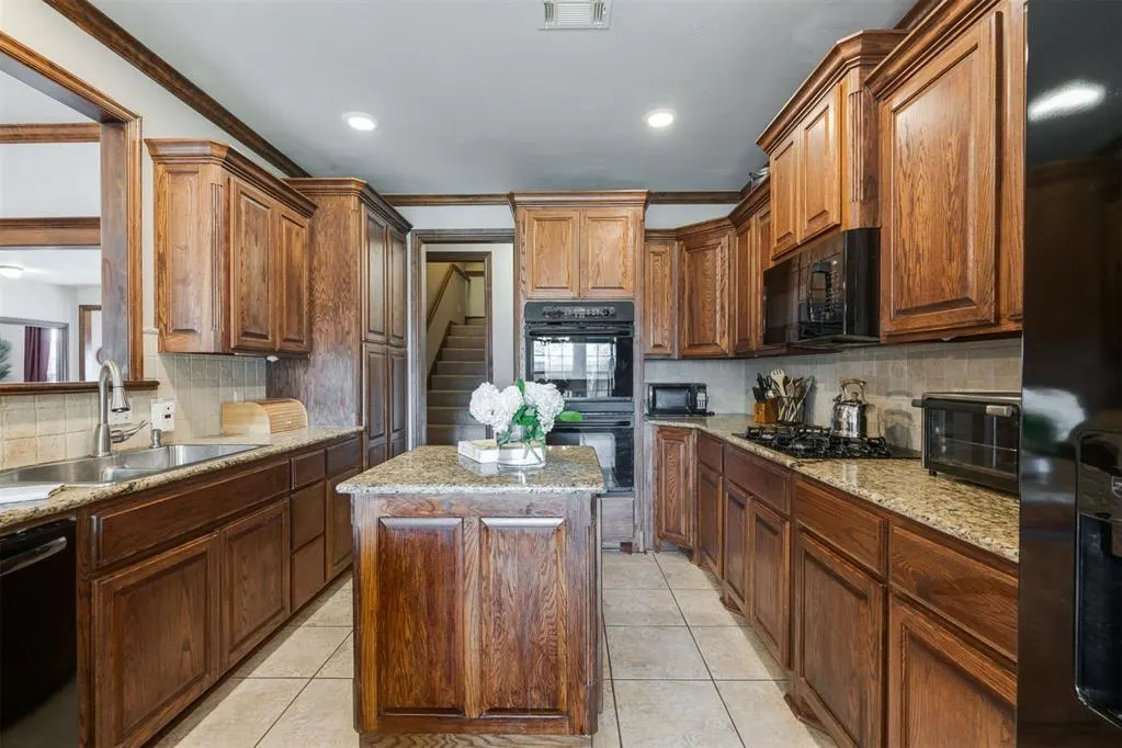 Photo 16 — 17016 Platinum Lane, Edmond, OK 73012