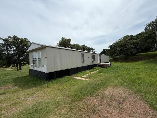Photo 3 — 126 County Road 1170, Minco, OK 73059