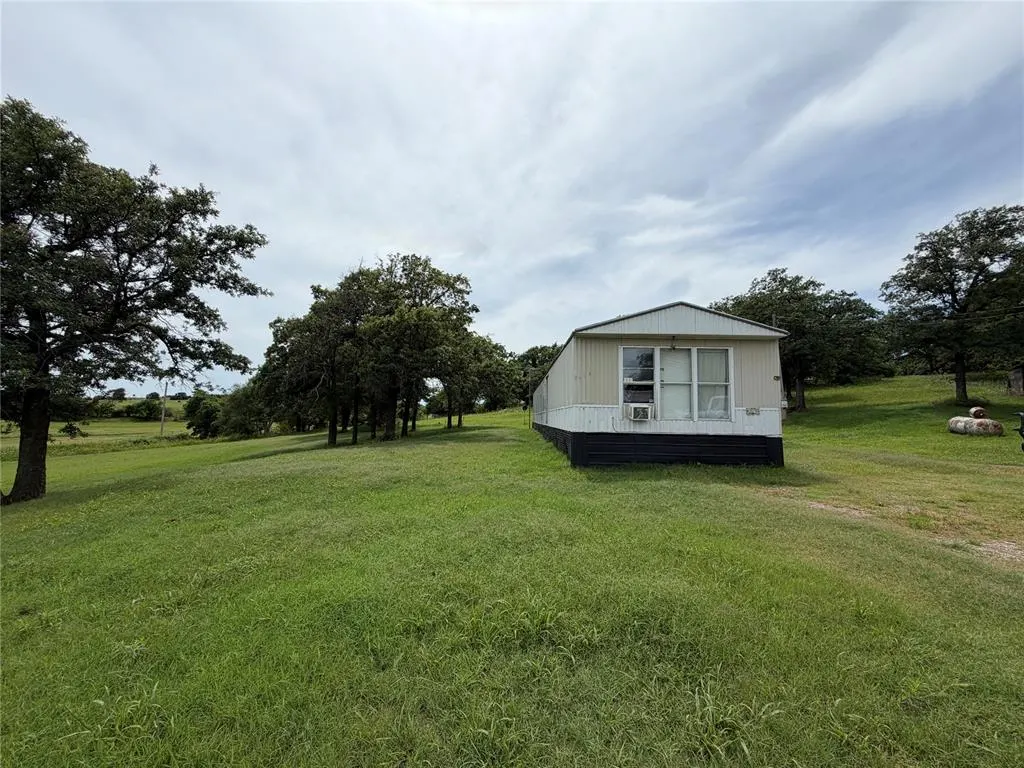 Photo 4 — 126 County Road 1170, Minco, OK 73059
