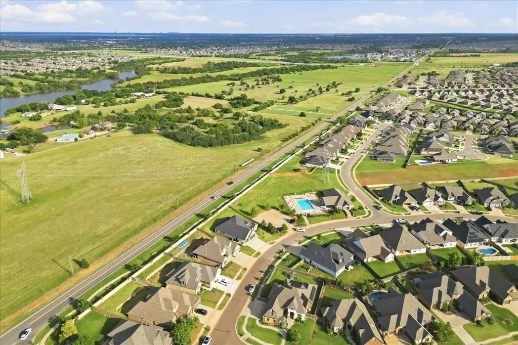 Photo 48 — 14716 Avignon Lane, Yukon, OK 73099